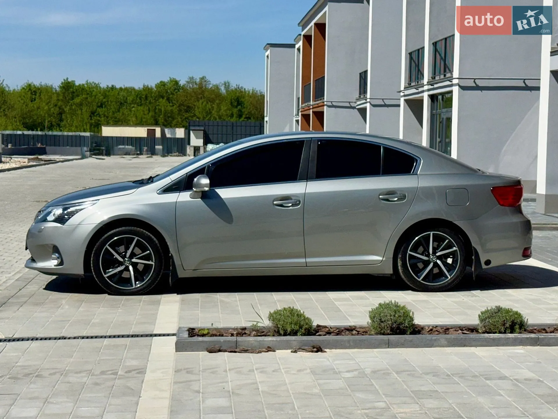2013 Toyota Avensis - мініатюра 11