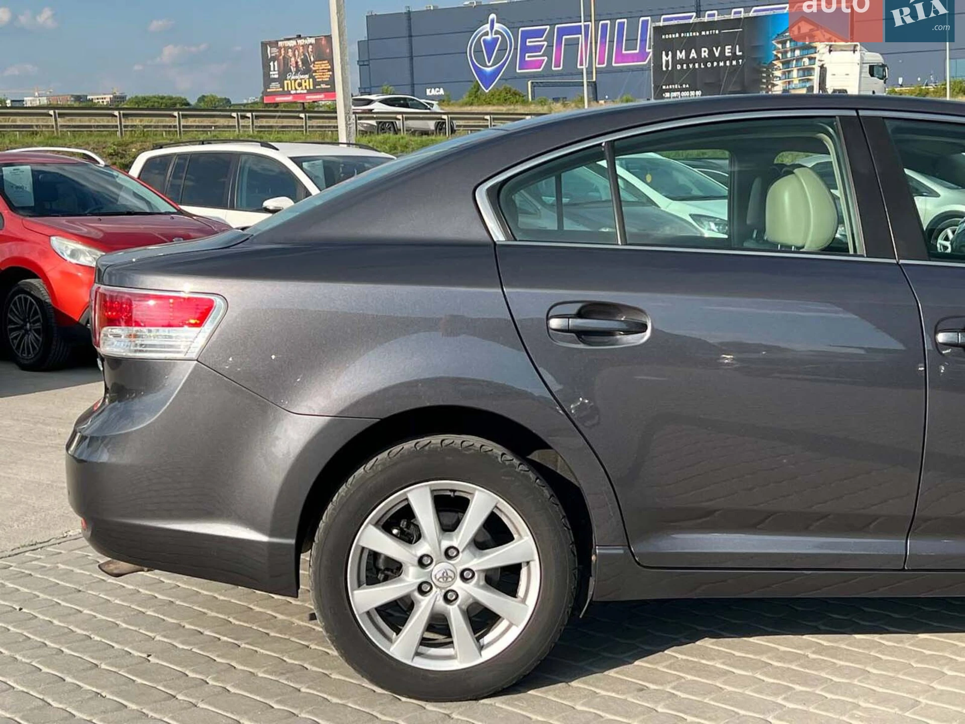 2011 Toyota Avensis - мініатюра 9