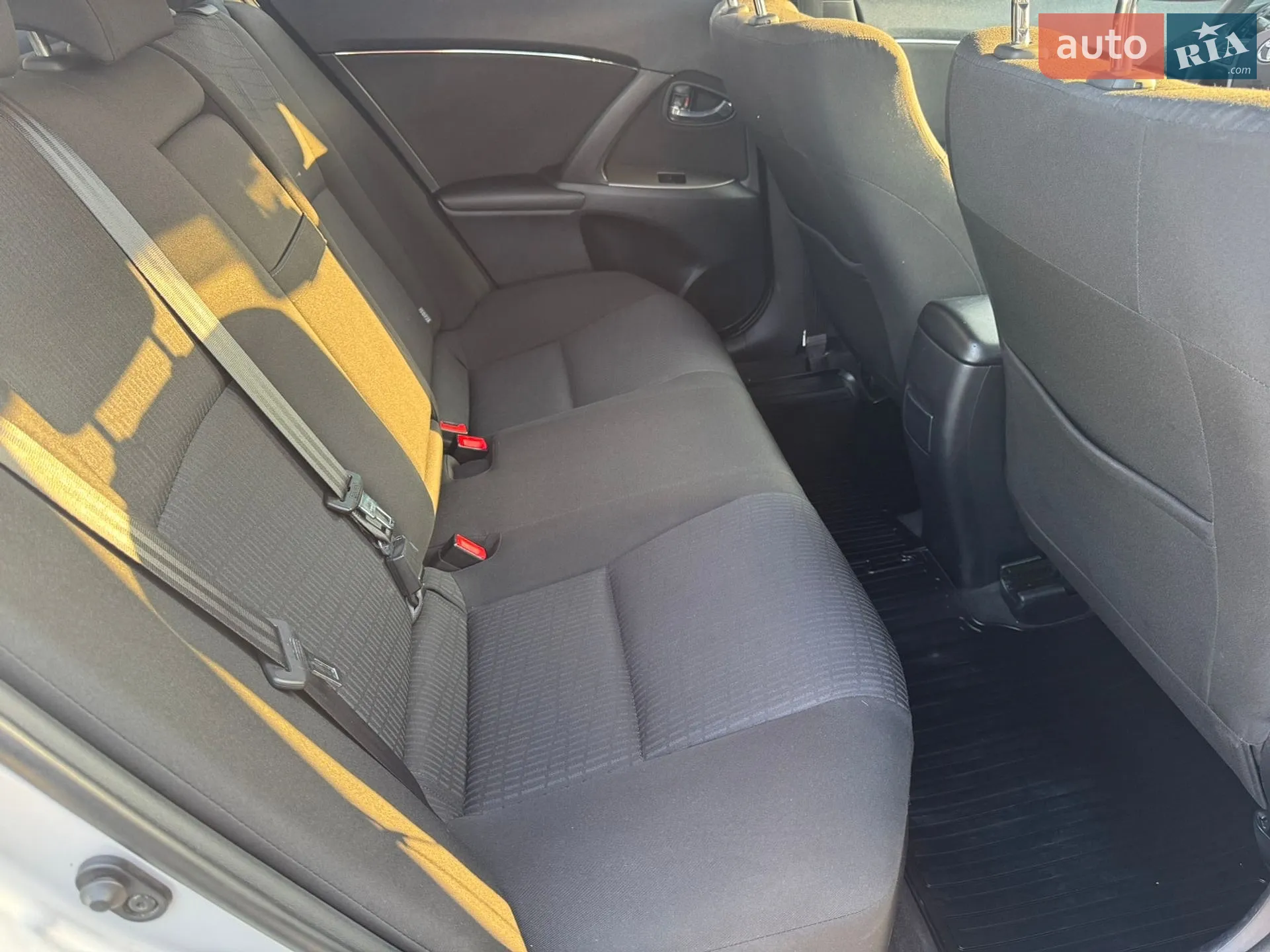 2010 Toyota Avensis - мініатюра 12