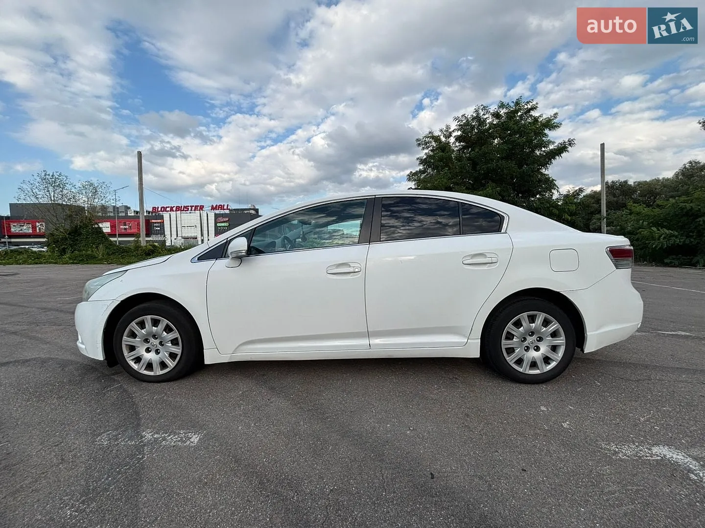 2010 Toyota Avensis - мініатюра 7