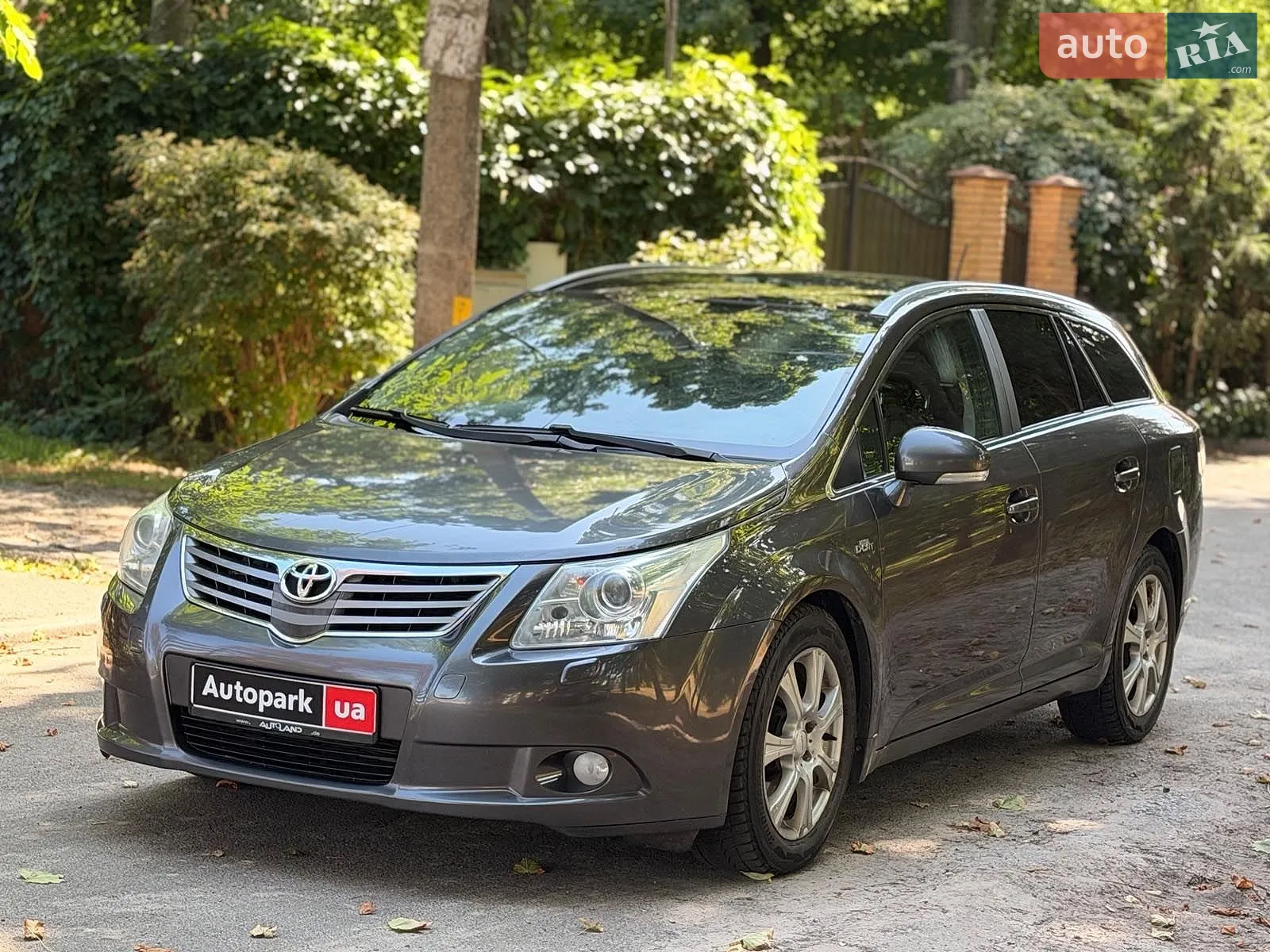 2010 Toyota Avensis - фото 1