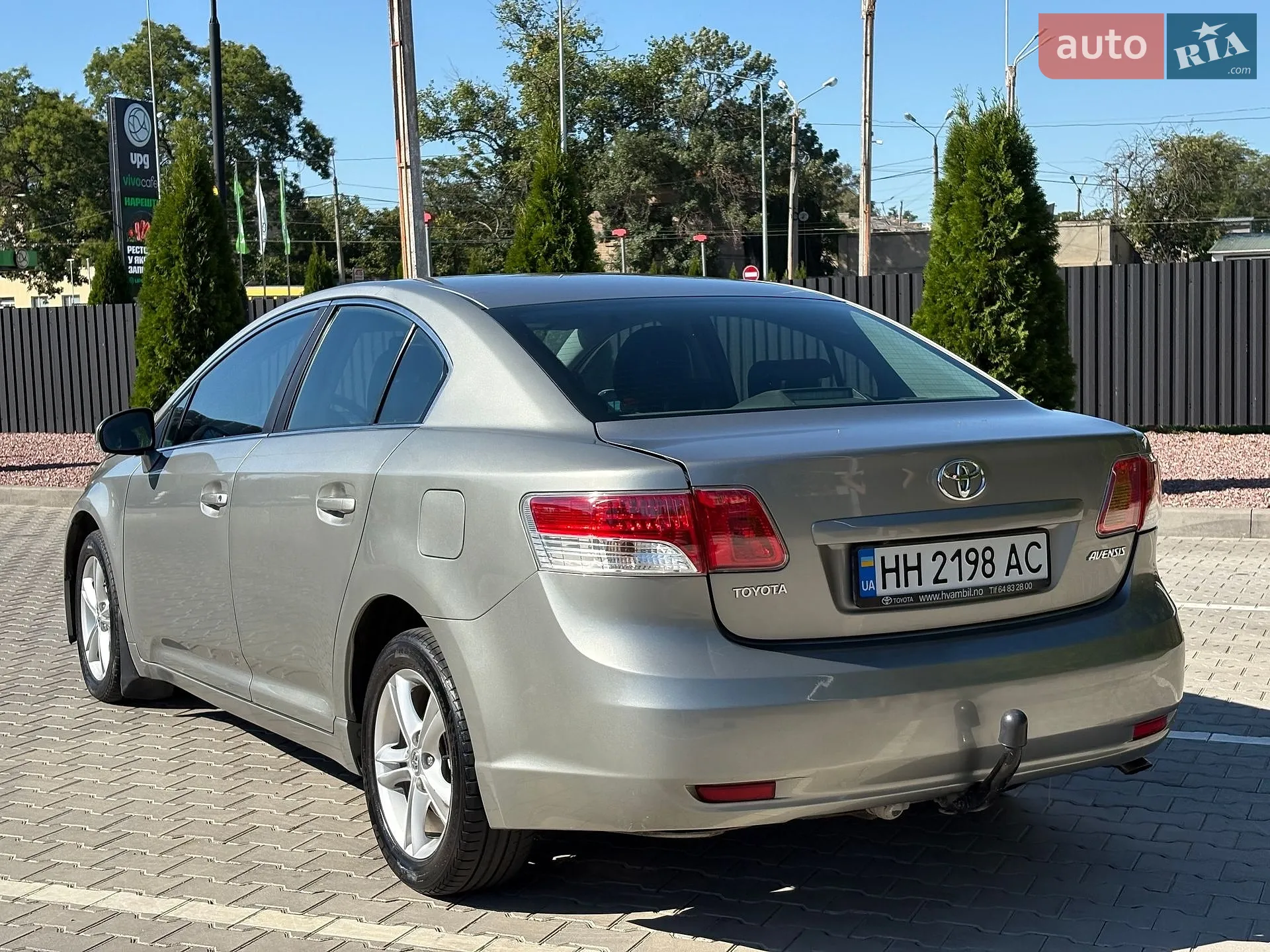 2010 Toyota Avensis - мініатюра 3
