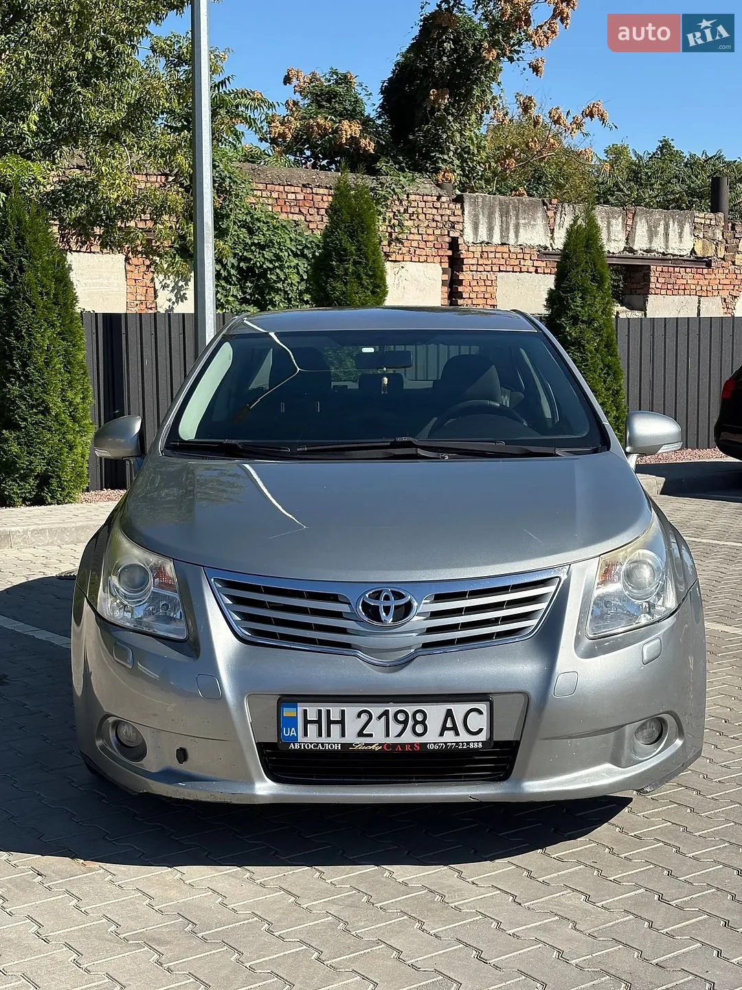 2010 Toyota Avensis - фото 1