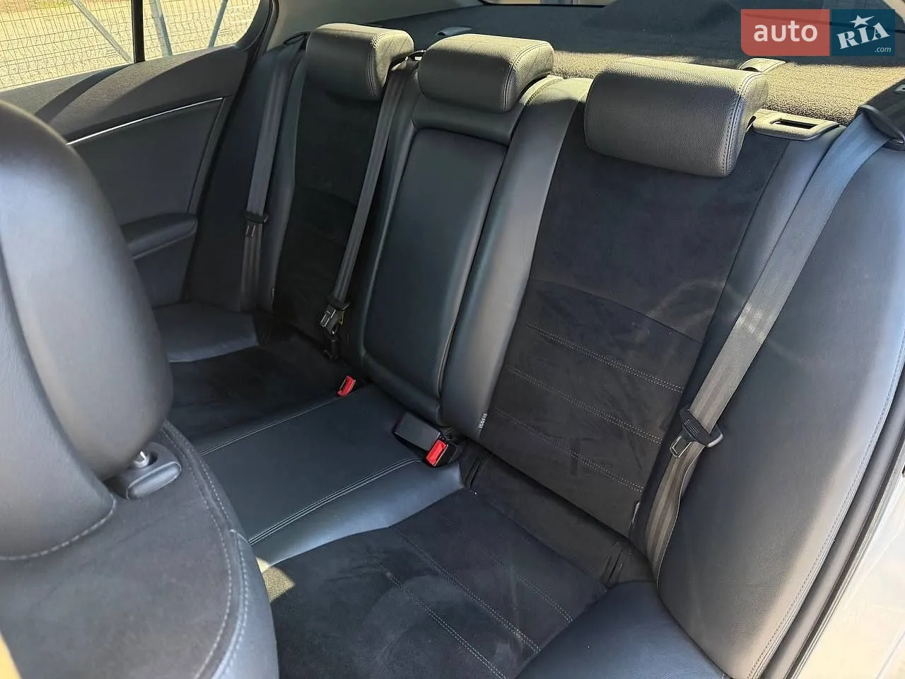 2015 Toyota Avensis - мініатюра 10