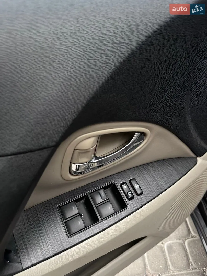 2011 Toyota Avensis - мініатюра 13