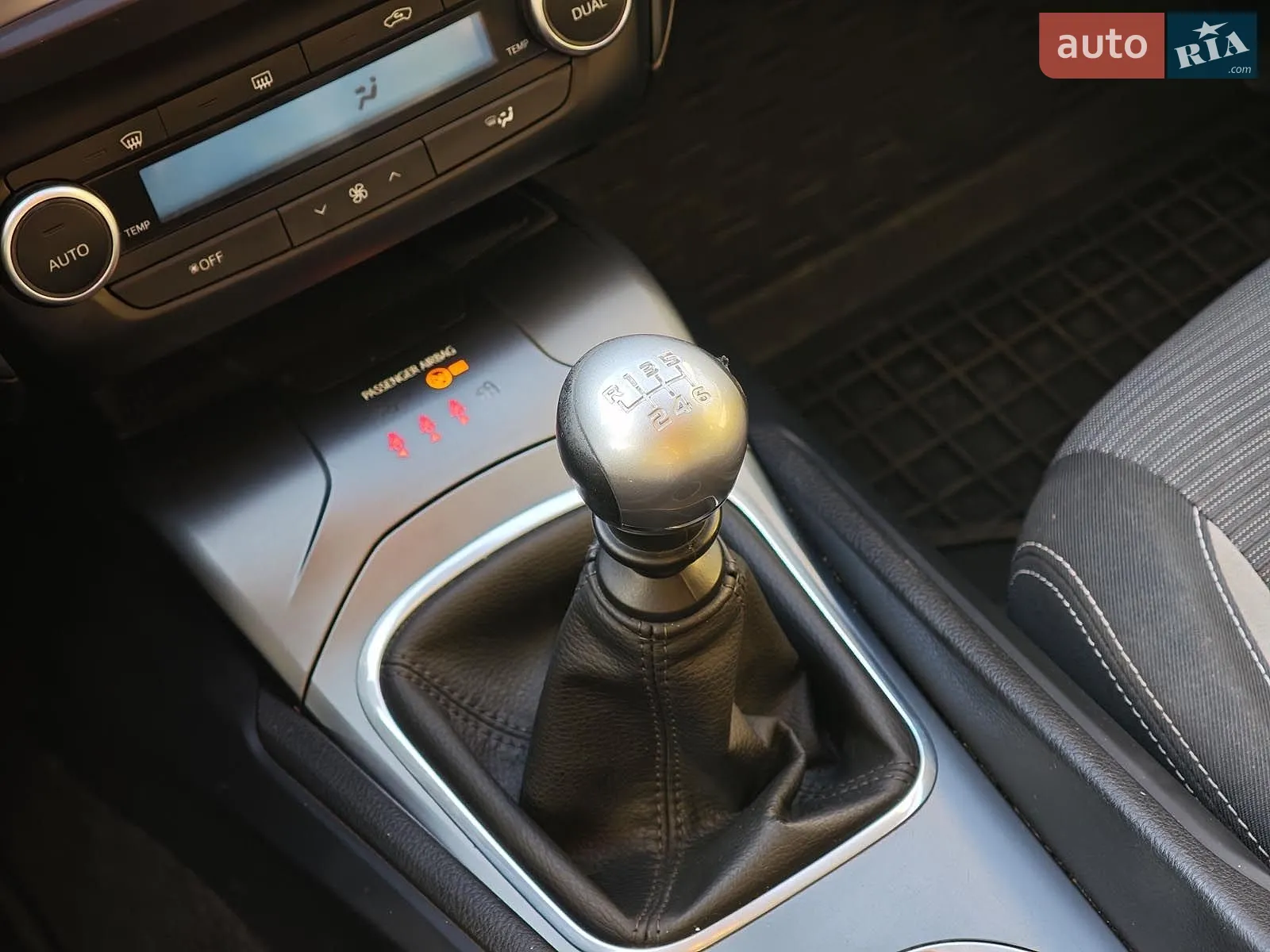 2015 Toyota Avensis - мініатюра 20