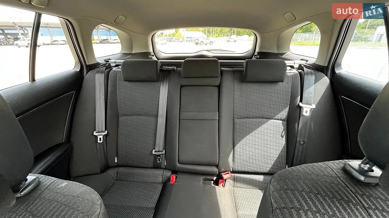 2010 Toyota Avensis - мініатюра 25
