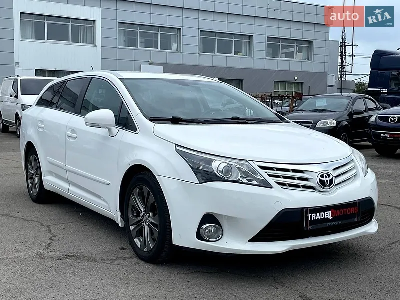 Toyota Avensis 2015