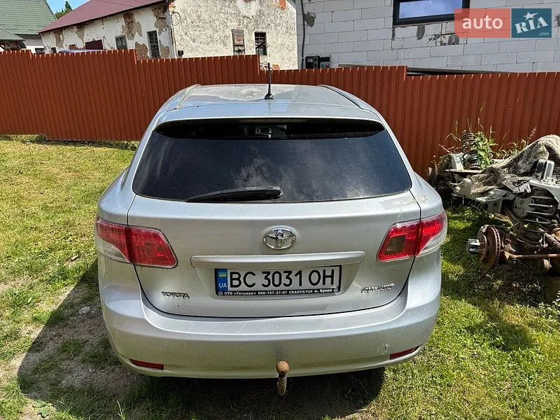 Toyota Avensis 2010