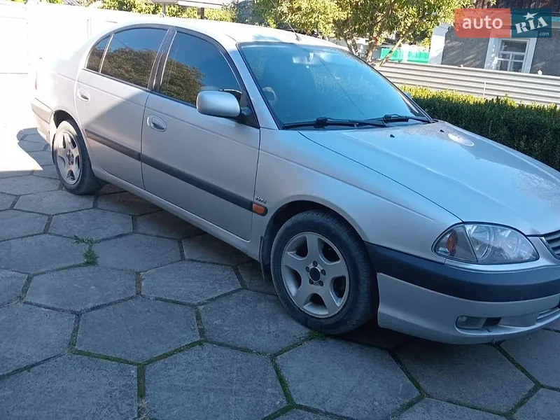 Toyota Avensis 2001