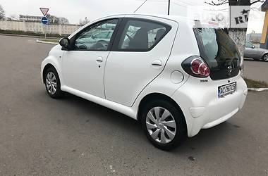 Хэтчбек Toyota Aygo 2012 в Луцке