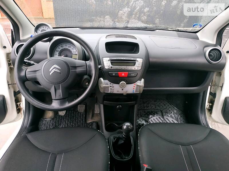 Хэтчбек Toyota Aygo 2012 в Ужгороде