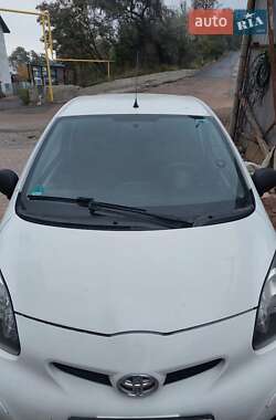 Хетчбек Toyota Aygo 2011 в 
