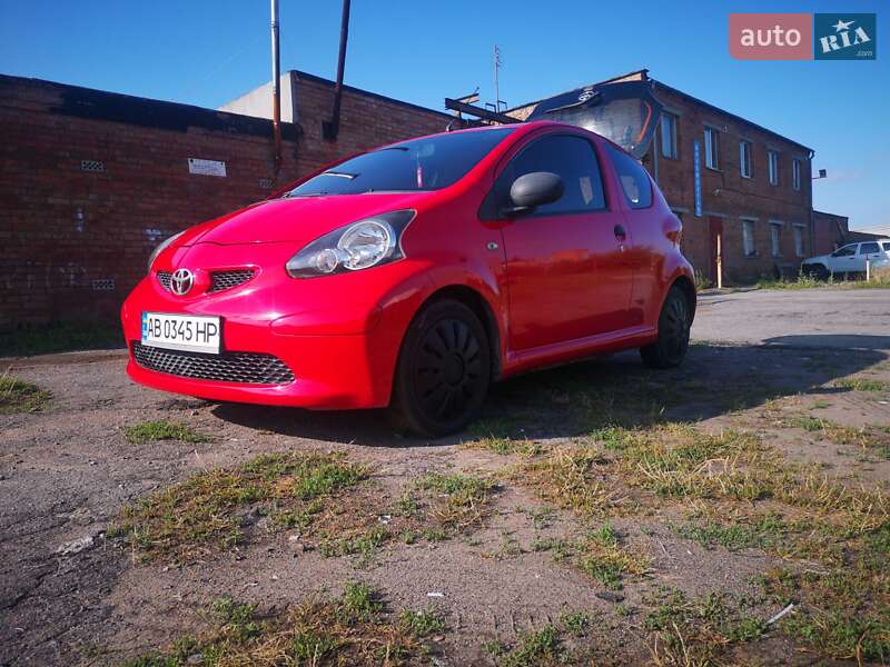 Хетчбек Toyota Aygo 2006 в Вінниці
