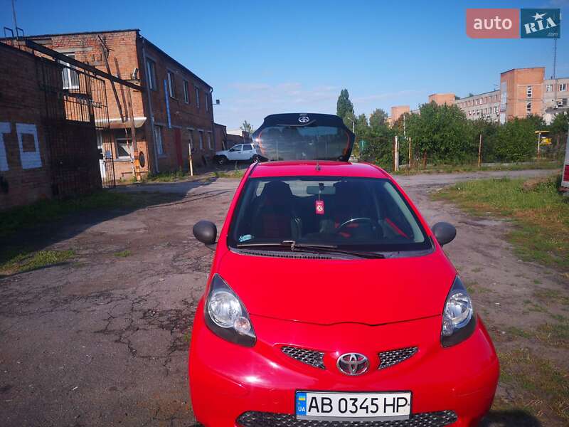 Хетчбек Toyota Aygo 2006 в Вінниці