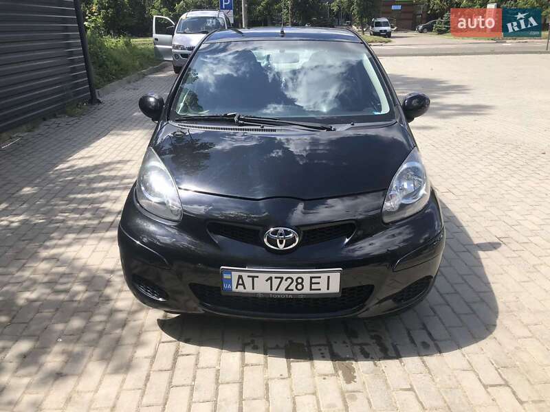 Хетчбек Toyota Aygo 2011 в Івано-Франківську