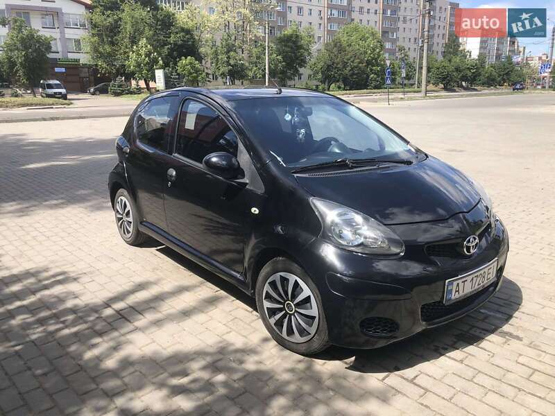 Хетчбек Toyota Aygo 2011 в Івано-Франківську