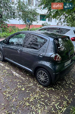 Хэтчбек Toyota Aygo 2014 в 