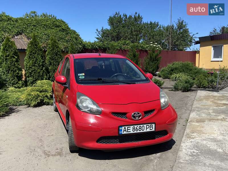 Хетчбек Toyota Aygo 2006 в Павлограді