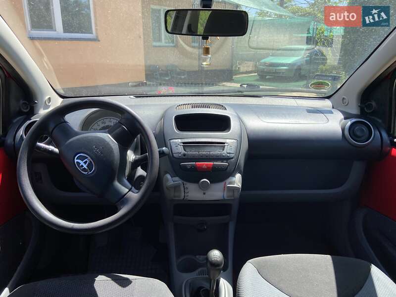 Хетчбек Toyota Aygo 2006 в Павлограді