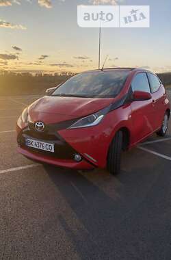 Хэтчбек Toyota Aygo 2015 в Ровно