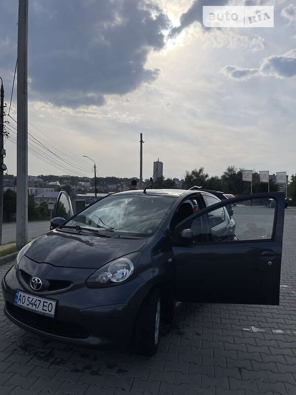 Хэтчбек Toyota Aygo 2006 в Черновцах