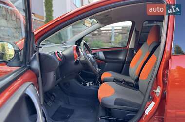 Хетчбек Toyota Aygo 2012 в Буську