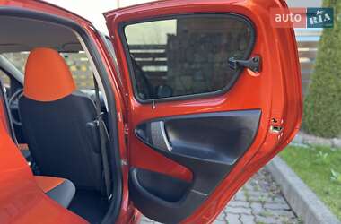 Хетчбек Toyota Aygo 2012 в Буську