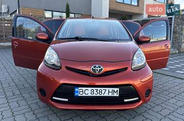 Хетчбек Toyota Aygo 2012 в Буську