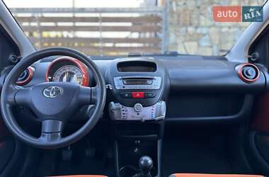 Хетчбек Toyota Aygo 2012 в Буську