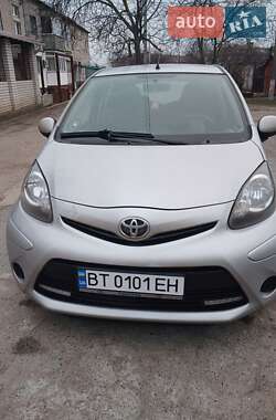 Хэтчбек Toyota Aygo 2012 в Великой Александровке