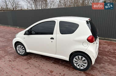 Хетчбек Toyota Aygo 2012 в Сарнах