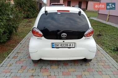 Хэтчбек Toyota Aygo 2011 в Ровно