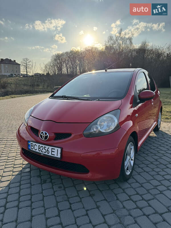 Хэтчбек Toyota Aygo 2007 в Львове