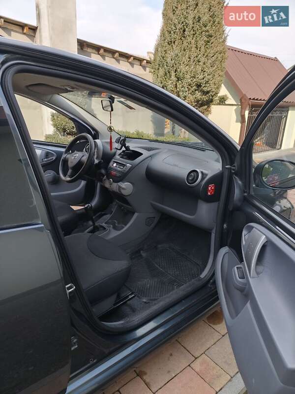 Хэтчбек Toyota Aygo 2008 в Владимире