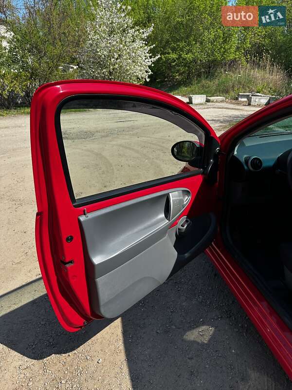 Хетчбек Toyota Aygo 2006 в Сумах
