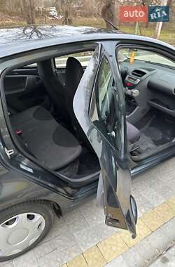 Хэтчбек Toyota Aygo 2007 в 
