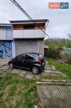 Хэтчбек Toyota Aygo 2006 в 