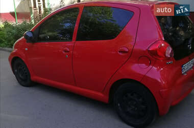 Хэтчбек Toyota Aygo 2008 в 