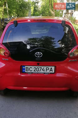 Хэтчбек Toyota Aygo 2008 в 