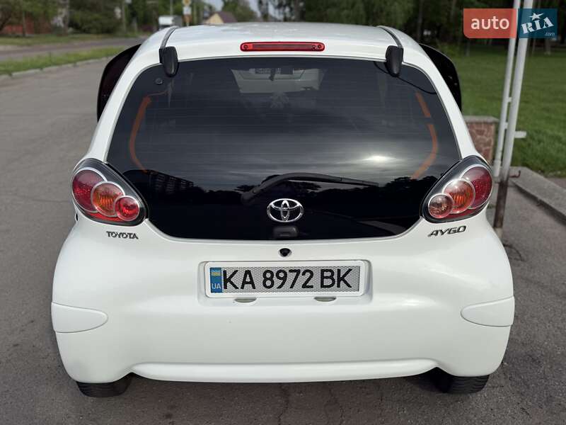 Хэтчбек Toyota Aygo 2013 в Прилуках
