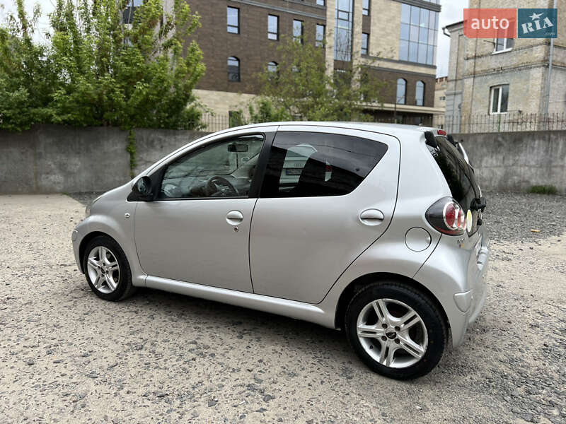 Хетчбек Toyota Aygo 2011 в Луцьку