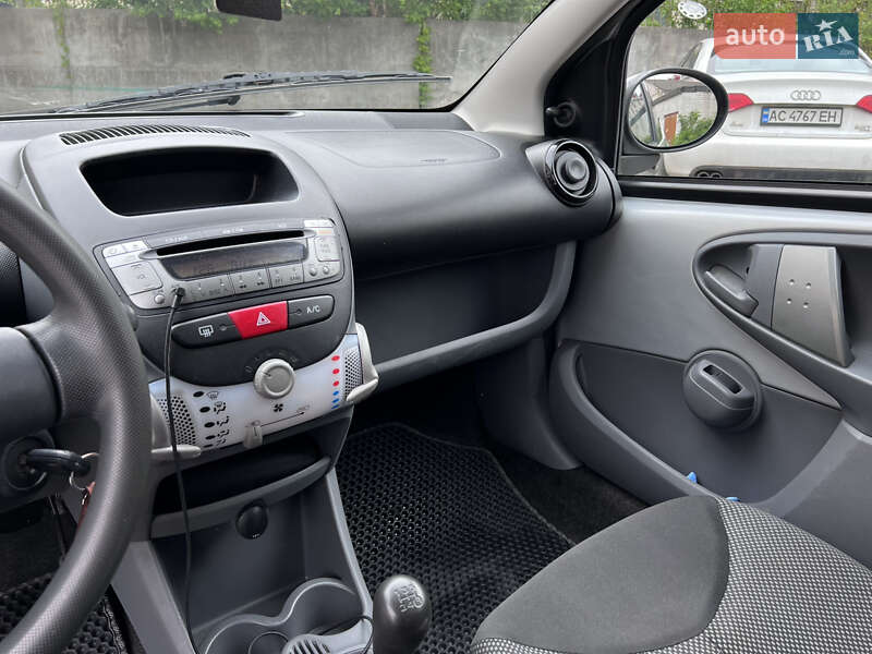 Хетчбек Toyota Aygo 2011 в Луцьку