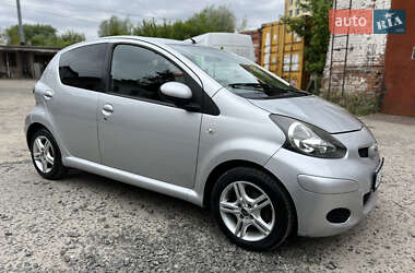 Хетчбек Toyota Aygo 2011 в Луцьку
