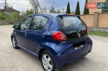 Хэтчбек Toyota Aygo 2007 в 