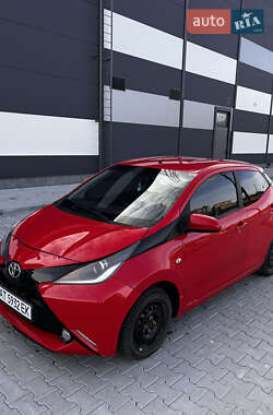Хэтчбек Toyota Aygo 2016 в 