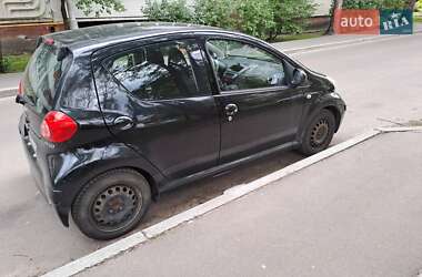 Хэтчбек Toyota Aygo 2008 в 