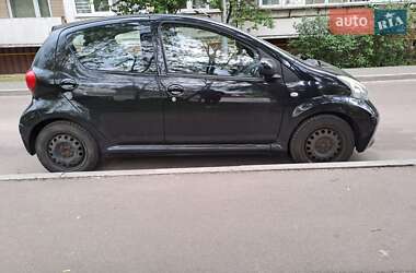 Хэтчбек Toyota Aygo 2008 в 