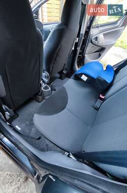 Хэтчбек Toyota Aygo 2006 в 