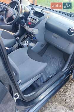 Хэтчбек Toyota Aygo 2006 в 
